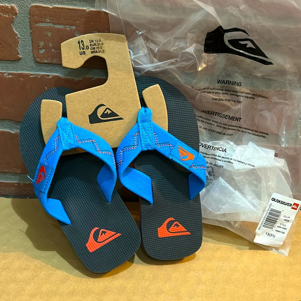 Quicksilver boys flip flops bright blue strap size 12 toddler Never worn